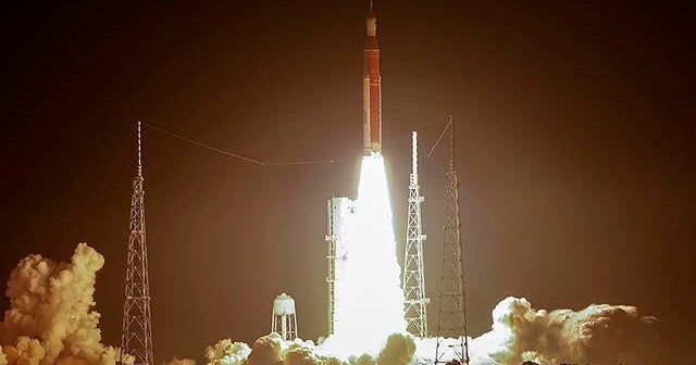 Artemis: The first NASA program led mostly by women | 60 Minutes Archive