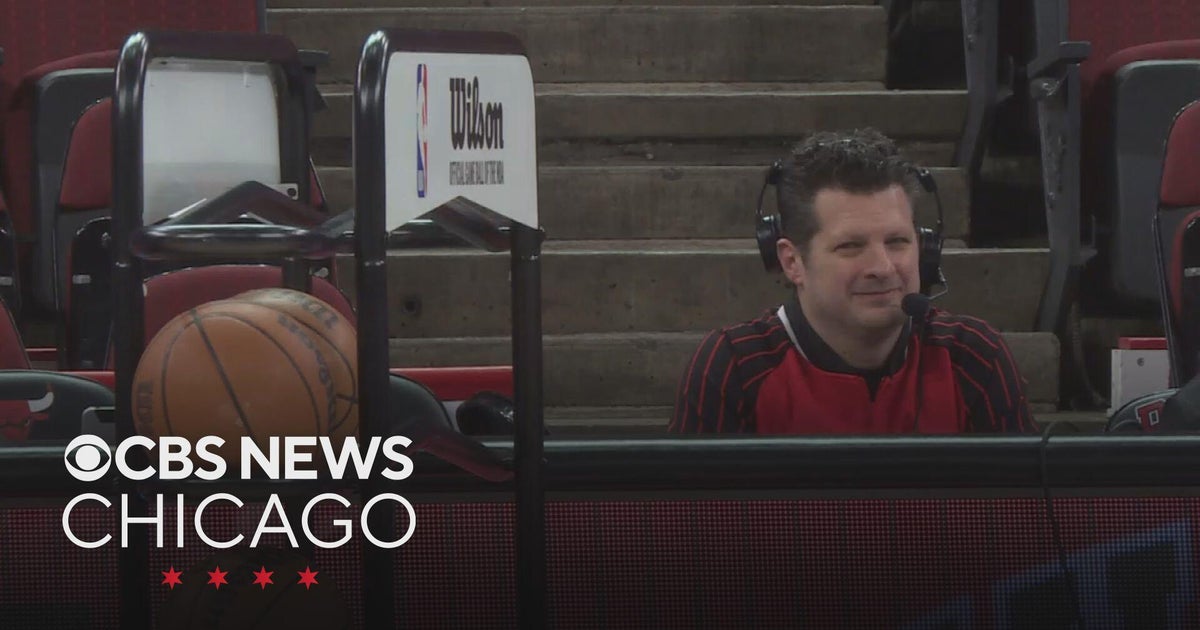 How Tim Sinclair became the voice of 3 of Chicago's pro sports teams ...