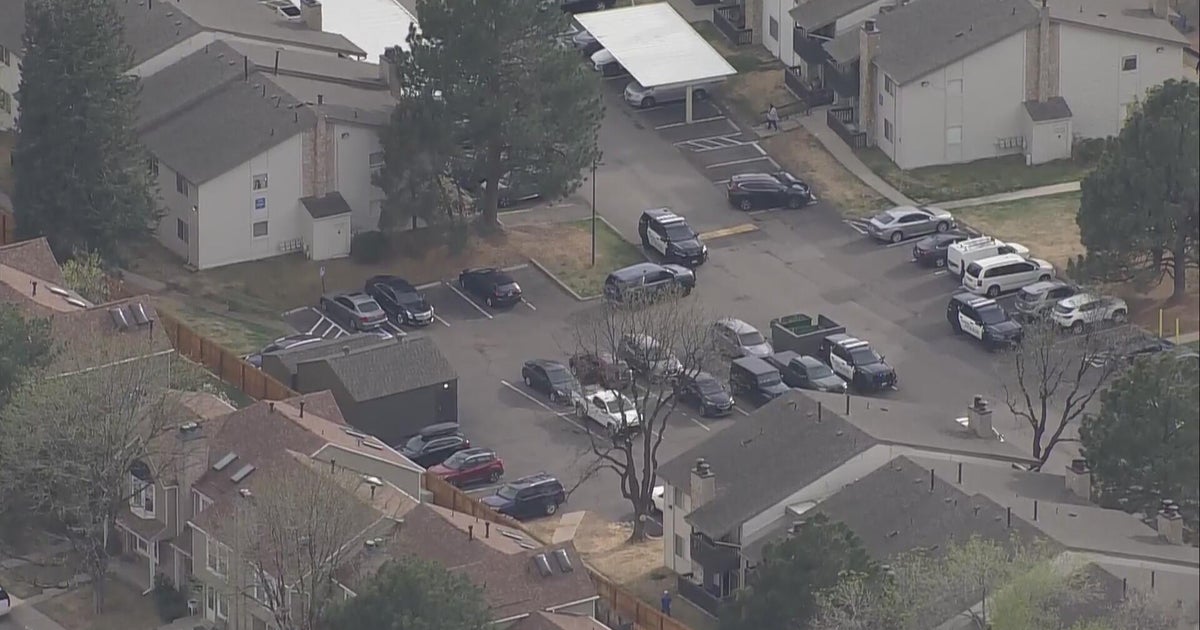 Aurora officer stabbed with kitchen knife and injured, suspect shot ...