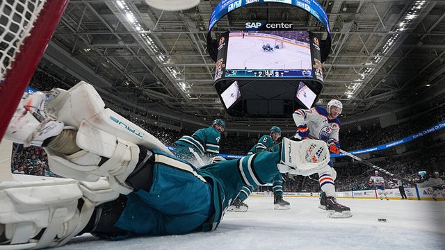 sharks-oilers-2269872410.jpg 