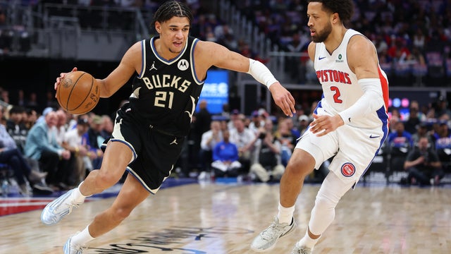 Milwaukee Bucks v Detroit Pistons 