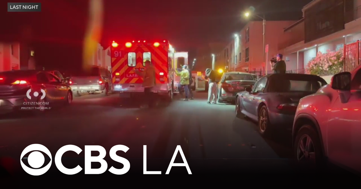 Los Angeles police search for Sylmar stabbing suspect who allegedly killed girlfriend