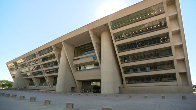 dallas-city-hall-2.jpg 