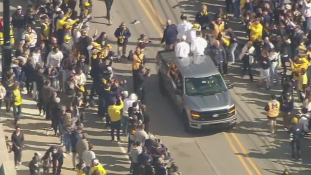michigan-basketball-parade.jpg 