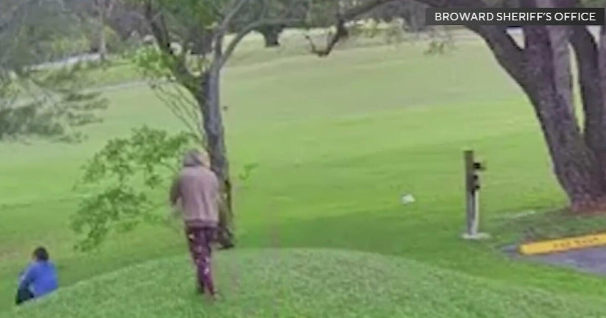 Broward Sheriff’s Office looking for man seen assaulting woman, exposing himself