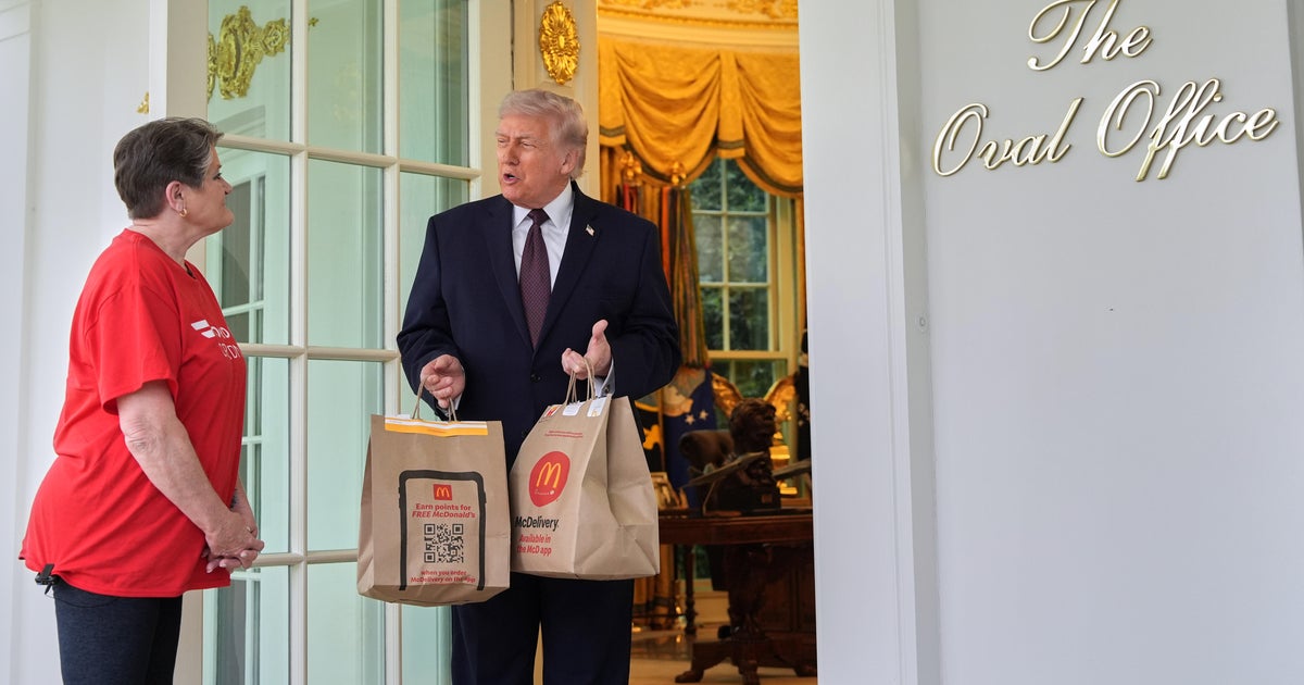 DoorDasher delivers to White House, joins Trump in talking to press