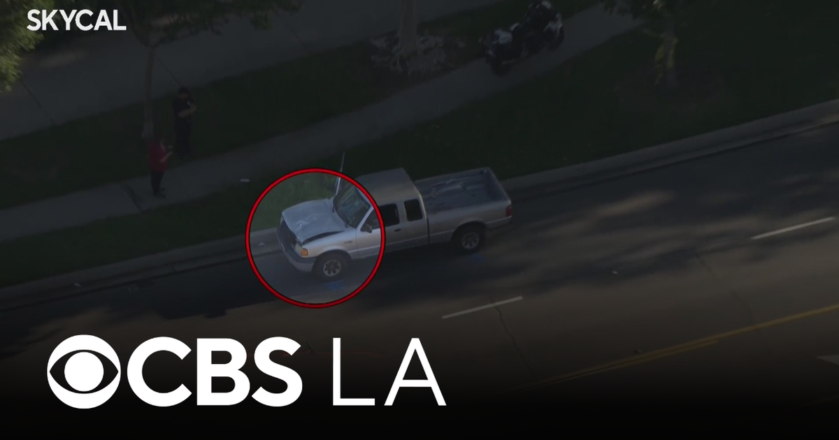 Pedestrian killed in Simi Valley crash - CBS Los Angeles