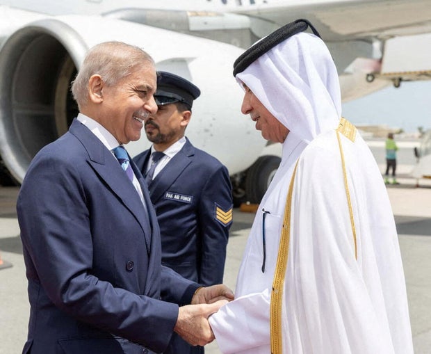Pakistan's PM Sharif visits Qatar 