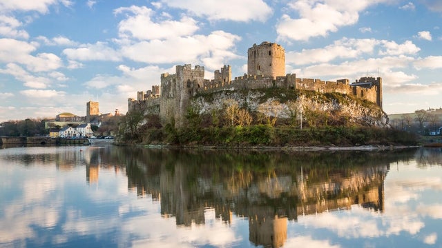 pembroke-castle.jpg 