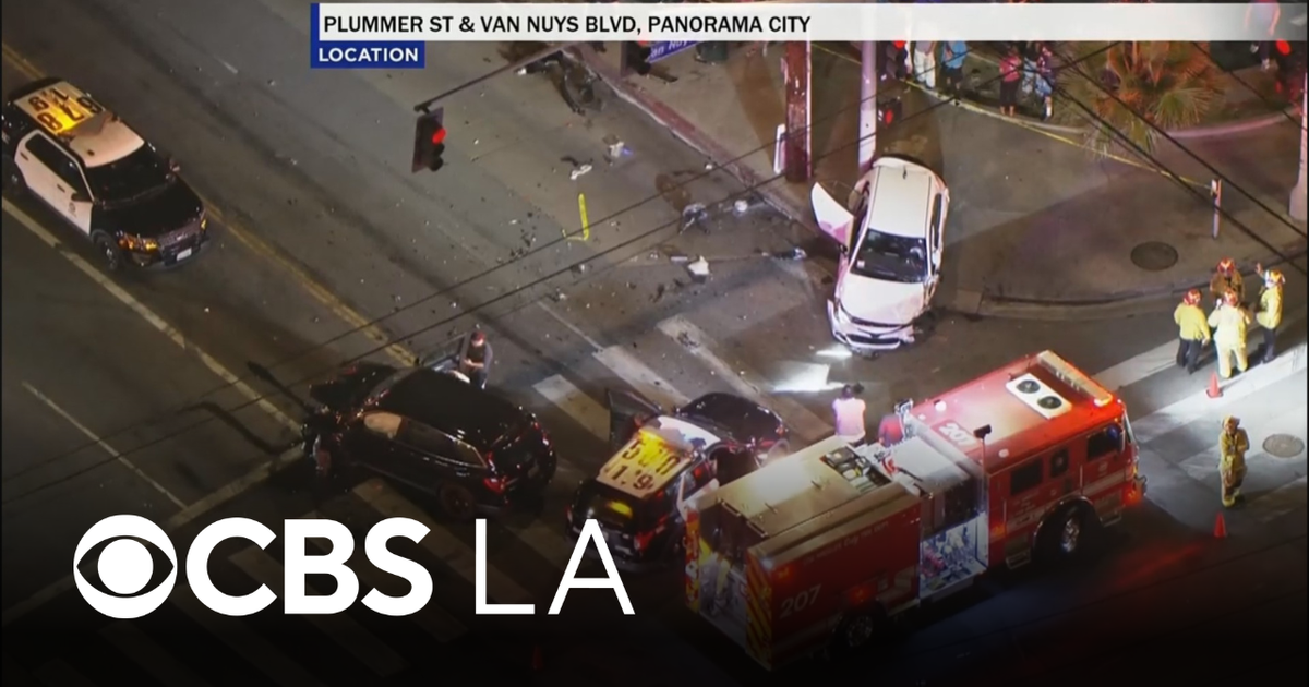 2 pedestrians injured after car crash in Panorama City - CBS Los Angeles