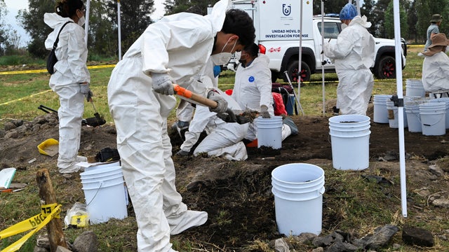 Collectives and authorities search Tlahuac‑Chalco lakes after bone fragments found 