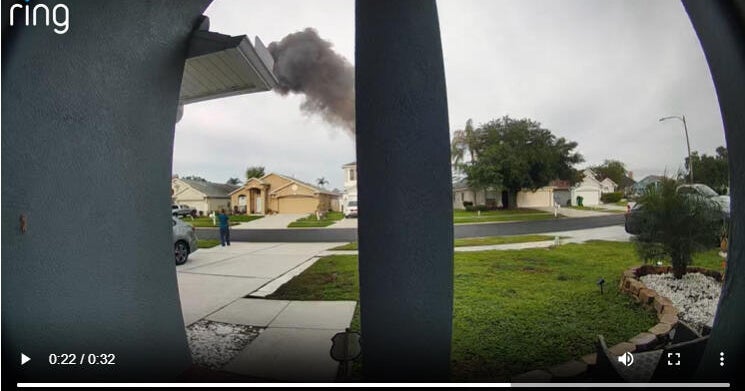 1 dead after small plane crashes into Florida yard