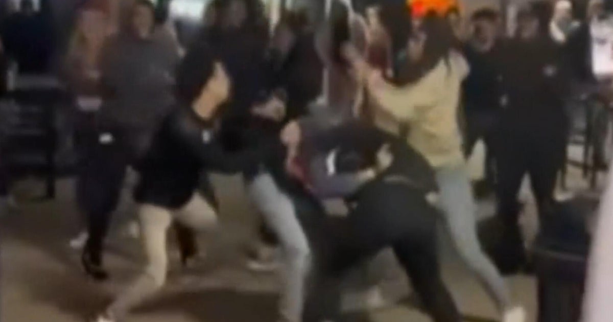 5 hurt in shooting near University of Iowa