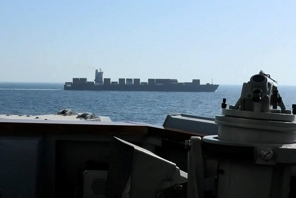 UAE reports Iranian missile attack as US pushes Project Freedom through Strait of Hormuz — image 4