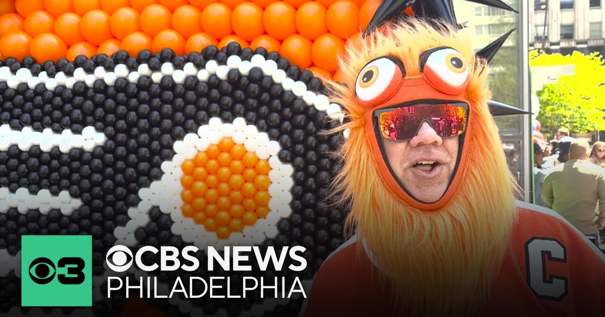 Flyers, Sixers pep rally held for fans in South Philadelphia
