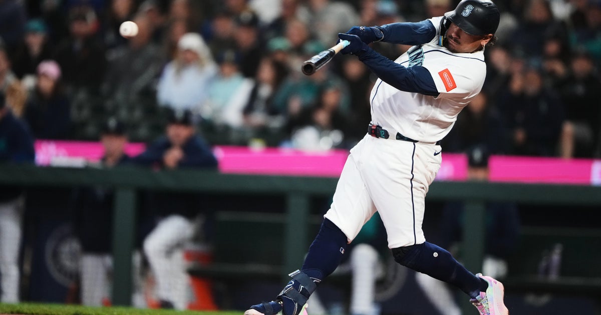 Josh Naylor hits walk-off single, Cal Raleigh homers as Mariners beat As 5-4 to avoid sweep