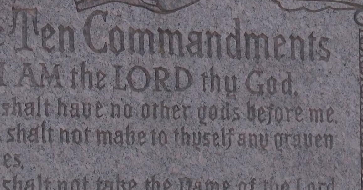Appeals court upholds Ten Commandments display law in Texas public ...