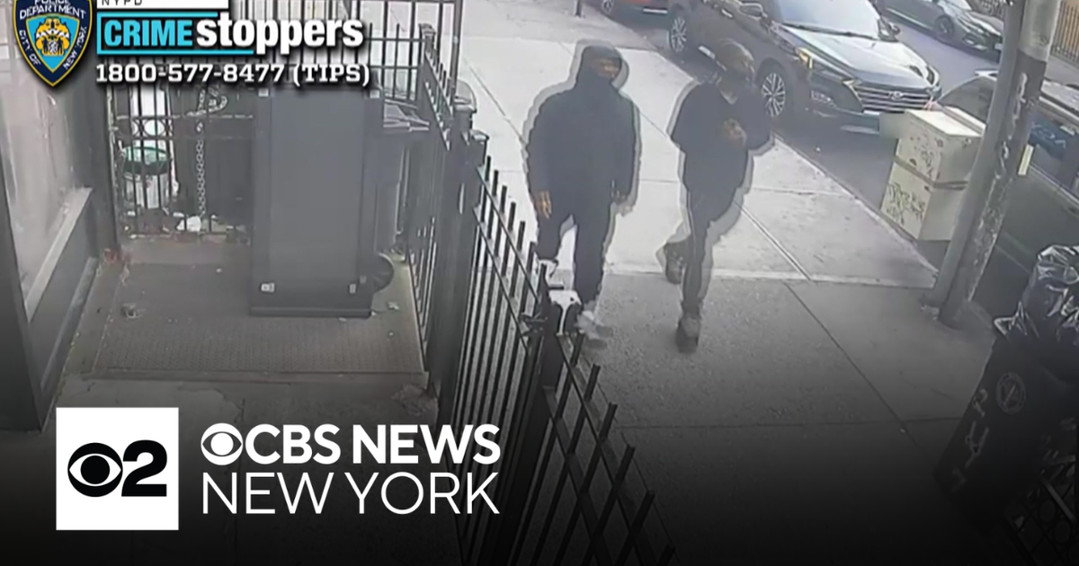Video shows 2 wanted in connection to Crown Heights shooting - CBS New York