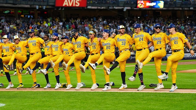 game between the Savannah Bananas and the Firefighters 