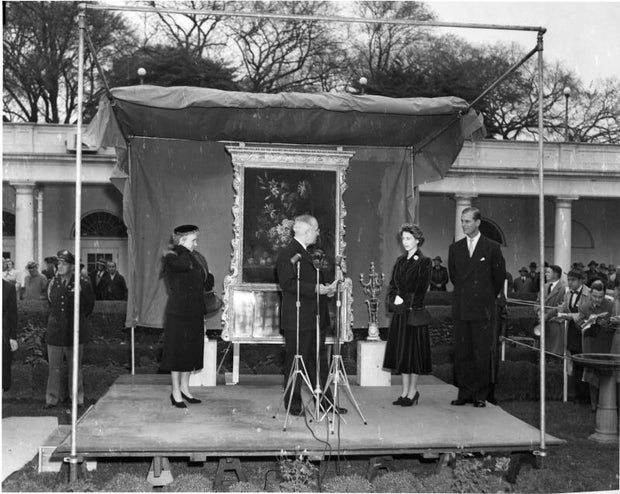 Truman recebe presente da princesa Elizabeth 