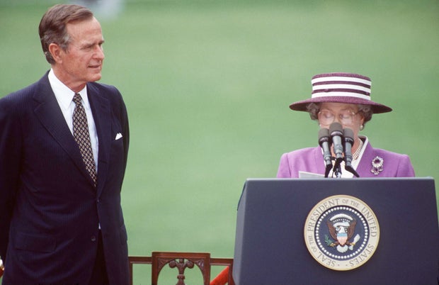 Rainha e Presidente Bush 