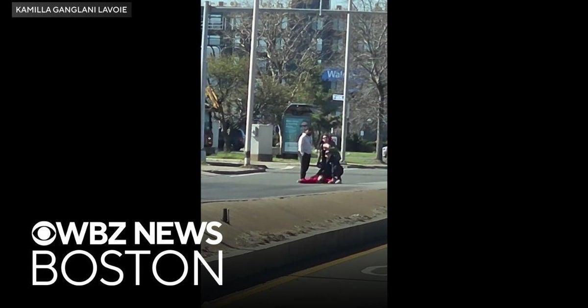 Road rage incident in Lynn caught on video - CBS Boston