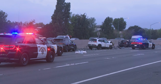 Encino chain-reaction crash on 101 Freeway leaves 1 dead - CBS Los Angeles