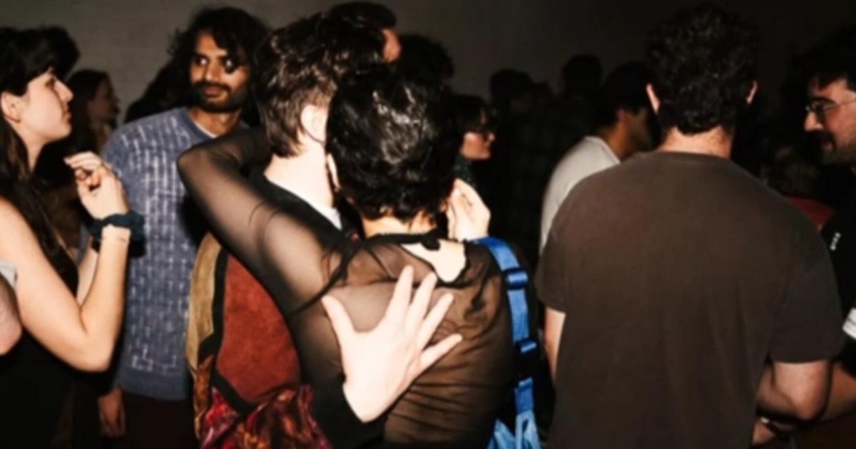 Why phone-free parties are gaining popularity