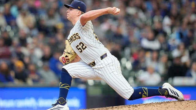 Pittsburgh Pirates v Milwaukee Brewers 