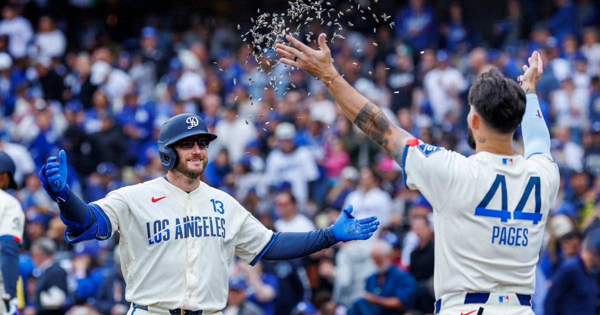 Dodgers score 6 runs in 4th to snap the Cubs' 10-game winning streak ...