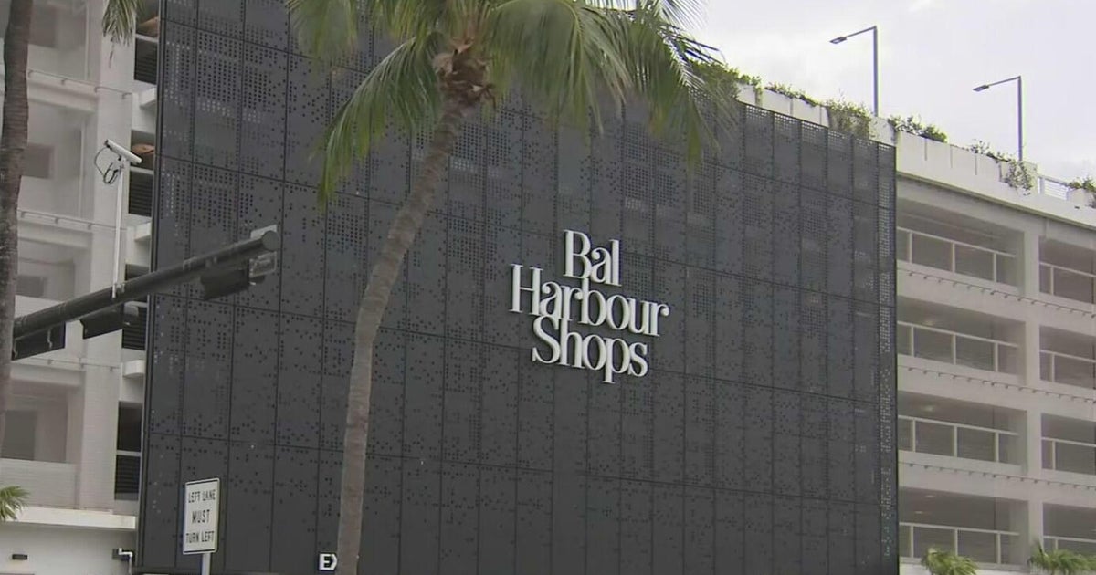 Bal Harbor residents protest high-rise plan at packed meeting