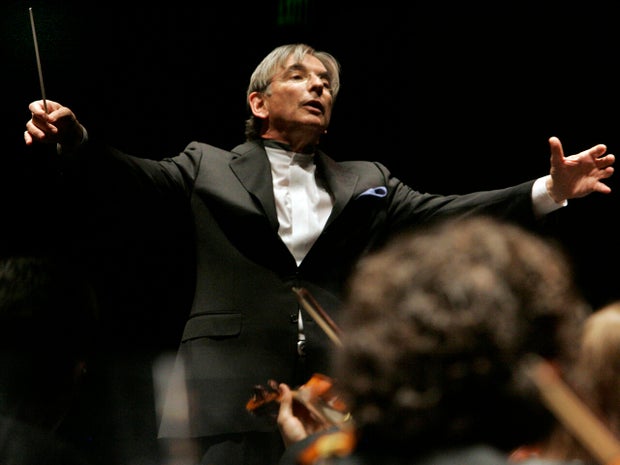 Michael Tilson Thomas conducting the USC Symphony at Bovard Hall at USC on Oct. 5, 2009. The celebr 