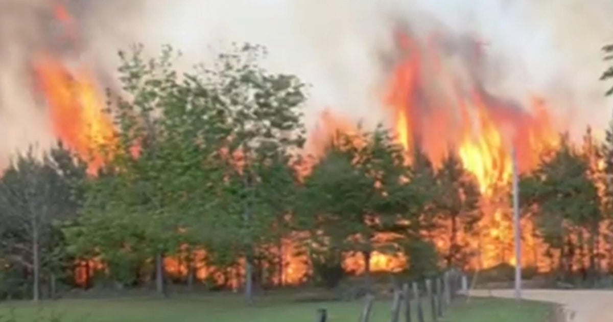 Firefighters from across U.S. joining Georgia wildfire battle with blazes entering second week