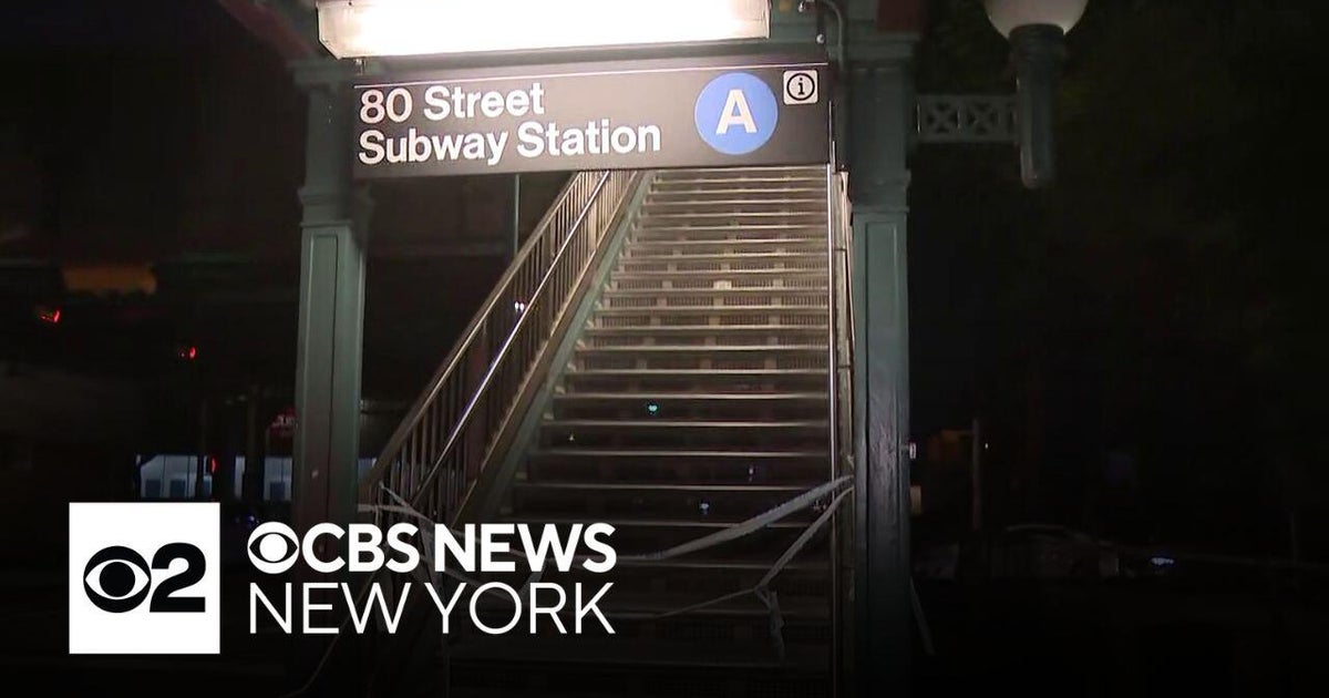 Teenager shot on Manhattan-bound A train in Queens - CBS New York