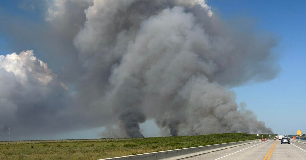Highway 41 Fire threatens structures as wildfire smoke could impact parts of Miami-Dade, Broward