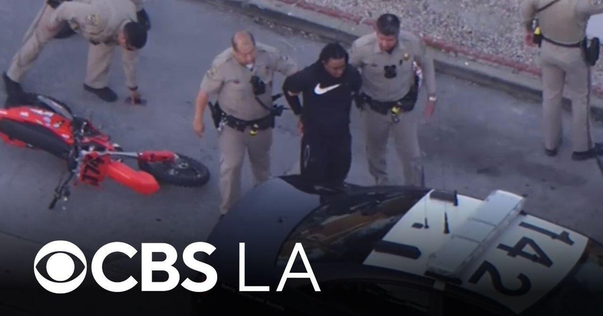 Dirt bike leads California Highway Patrol officers on pursuit through ...