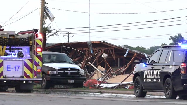 Full frame of a low angle shot of a gray sky with clouds of rain. 