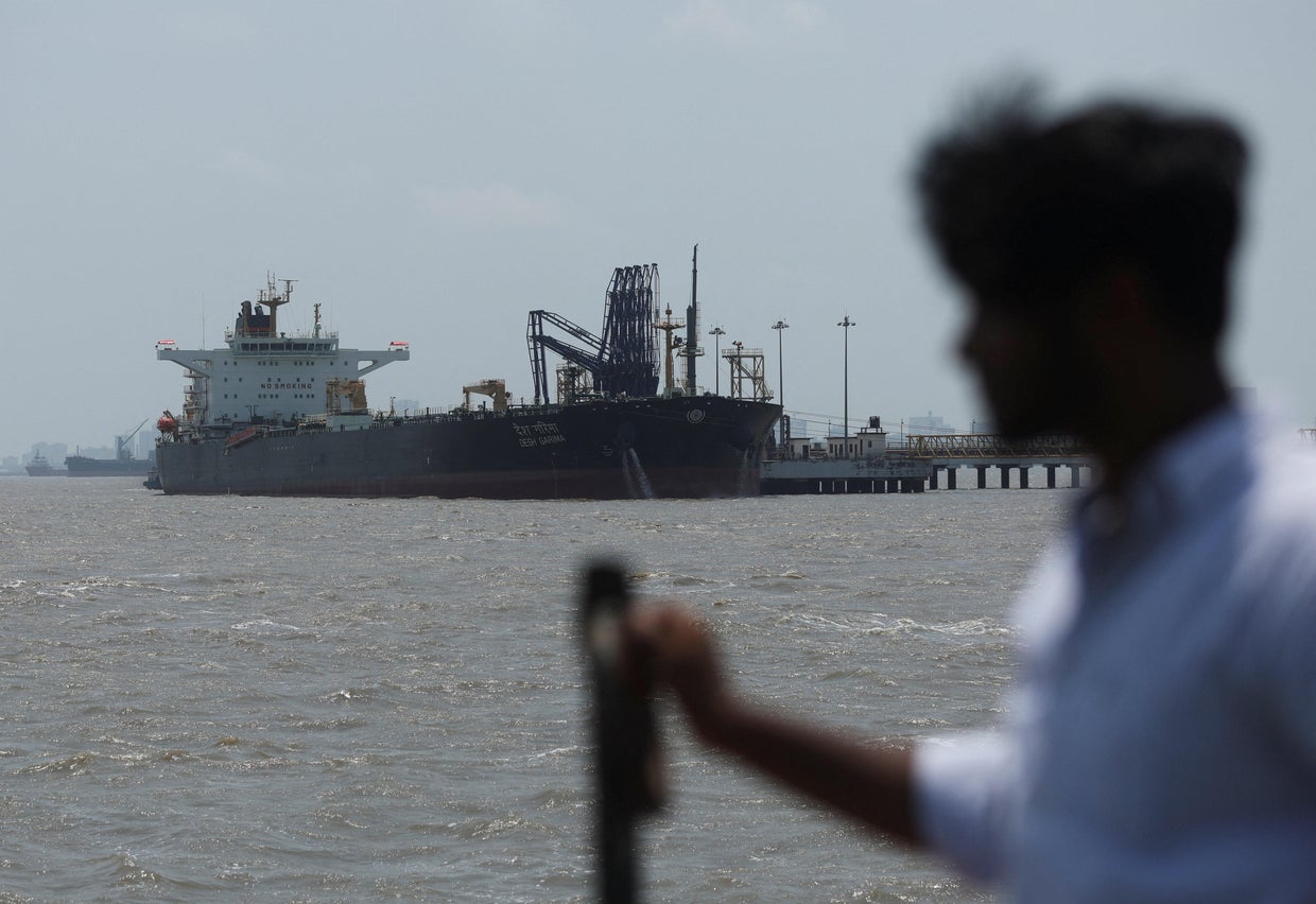Brent crude spikes past $126 as stalled U.S.-Iran talks and new strike plans roil markets — image 3