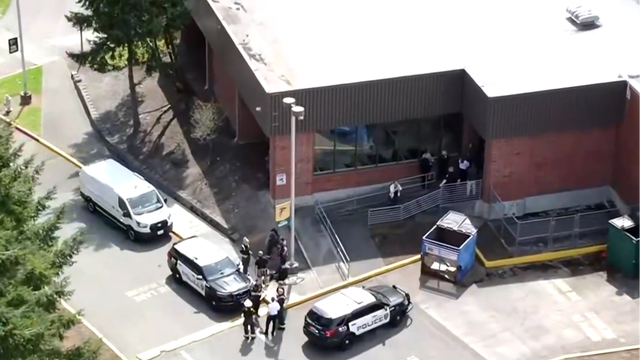 5 wounded in possible stabbing attack at Washington high school 
