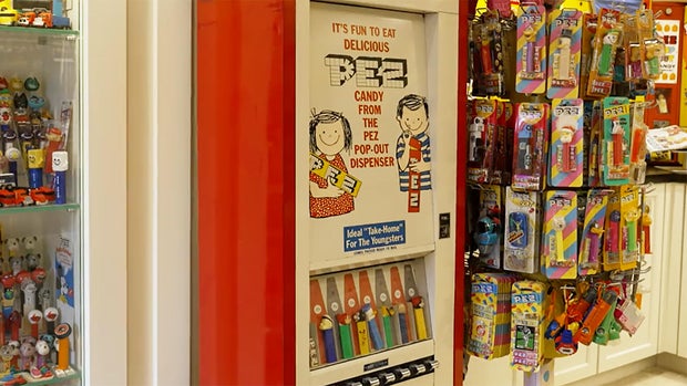 pez-dispenser-machine-a.jpg 