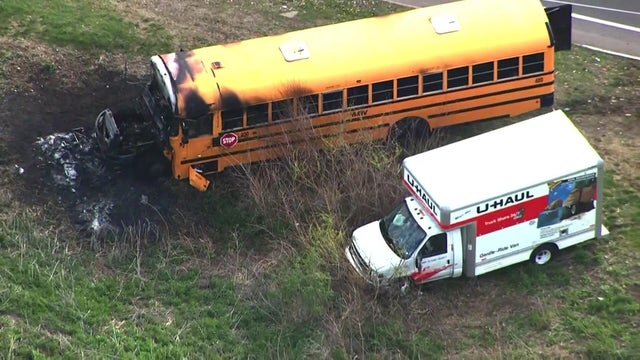 6p-vo-mpls-bus-crash-wccoacpt.jpg 