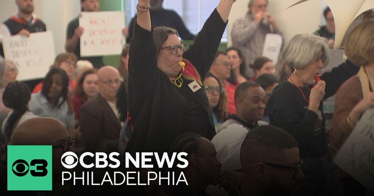 Meeting becomes contentious as board passes plan that closes 17 Philadelphia schools