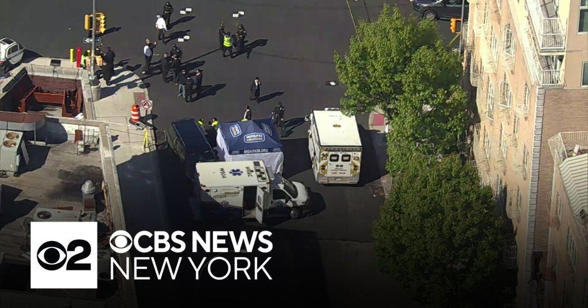 Child struck and killed by school bus in Brooklyn - CBS New York