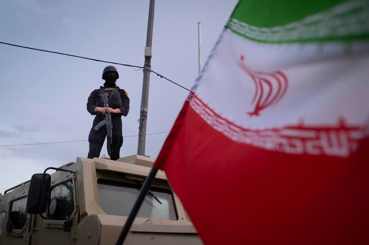 U.S. Begins Guiding Ships Out of Strait of Hormuz as Iran Threatens Attack — image 2