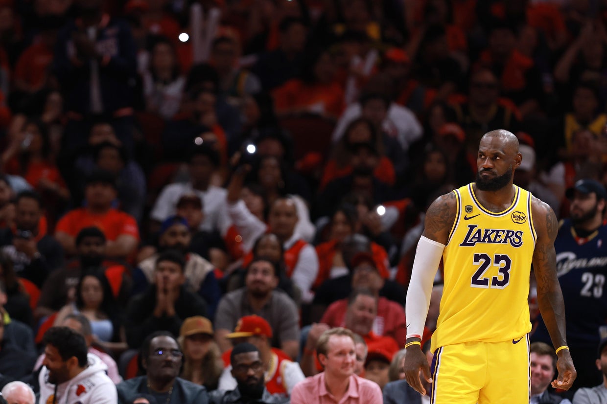 LeBron scores 28 as Lakers defeat Rockets 98-78 to move on in NBA ...