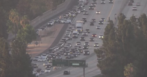 405 Freeway's southbound lanes closed in Los Angeles after brush fire reported