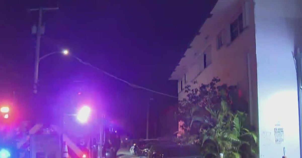 Hollywood Fire responds to building fire