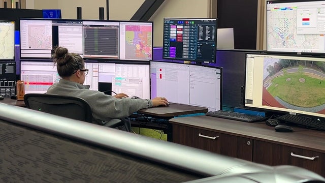 raw-mon-anoka-ai-dispatchers-tst-bcam-derek.jpg 