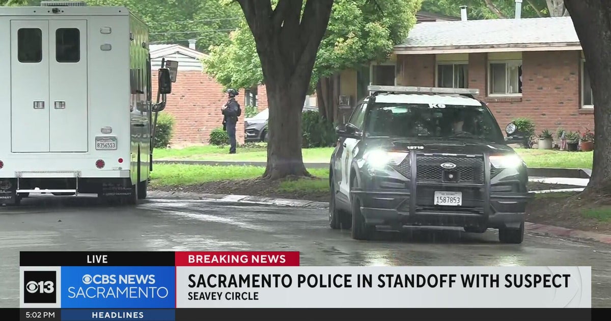 Sacramento police in standoff with suspect in Upper Land Park
