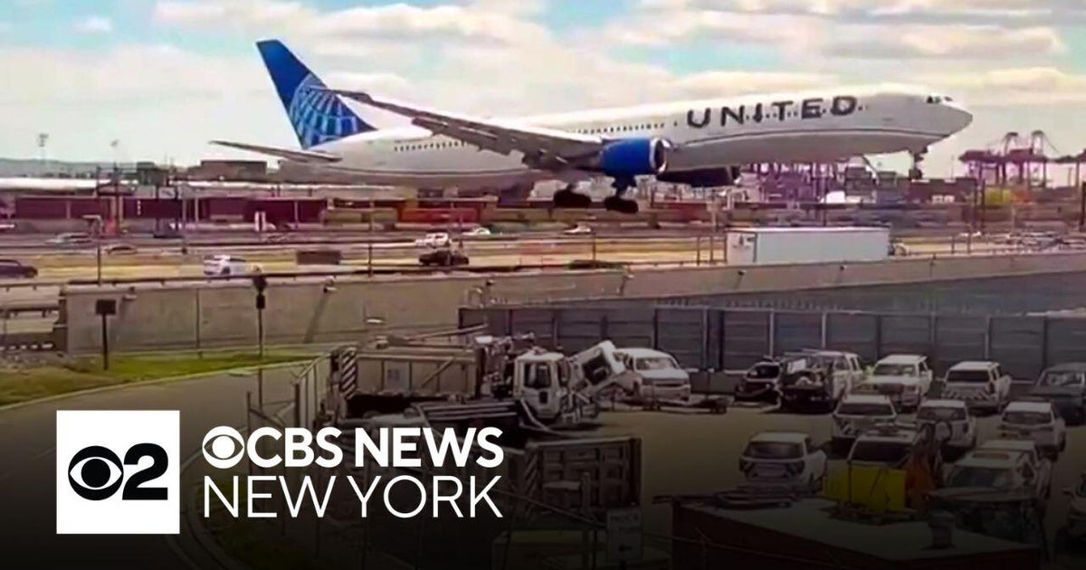 New video shows plane clip delivery truck on New Jersey Turnpike
